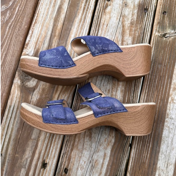Dansko Blue Metallic Buckle Wedge Sandals Size 41 - Picture 2 of 4
